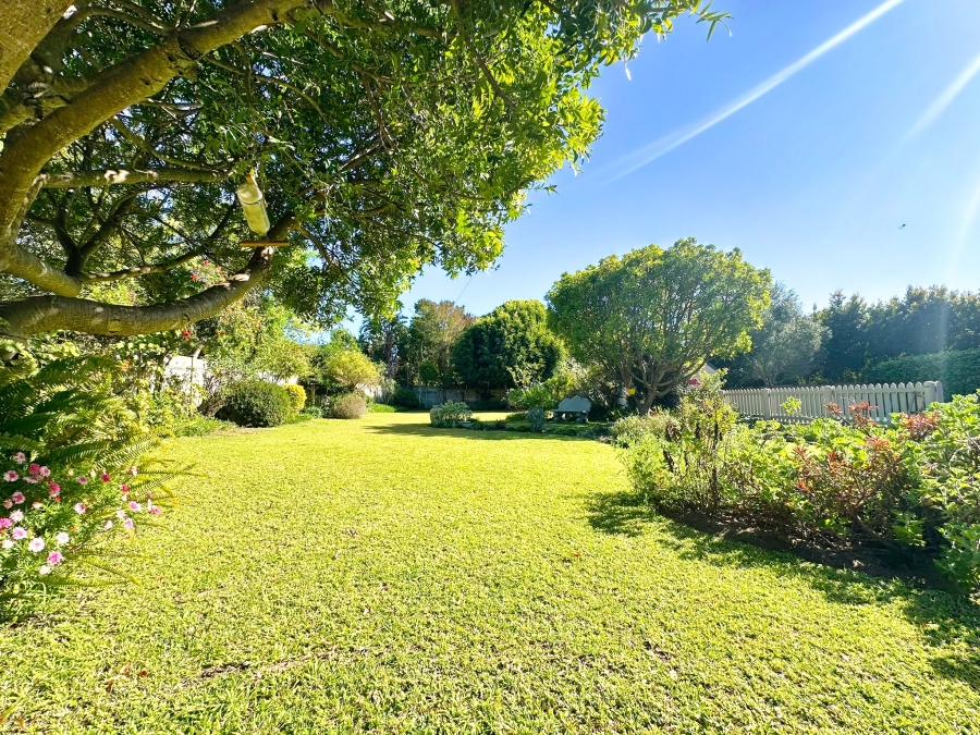 5 Bedroom Property for Sale in The Island Western Cape